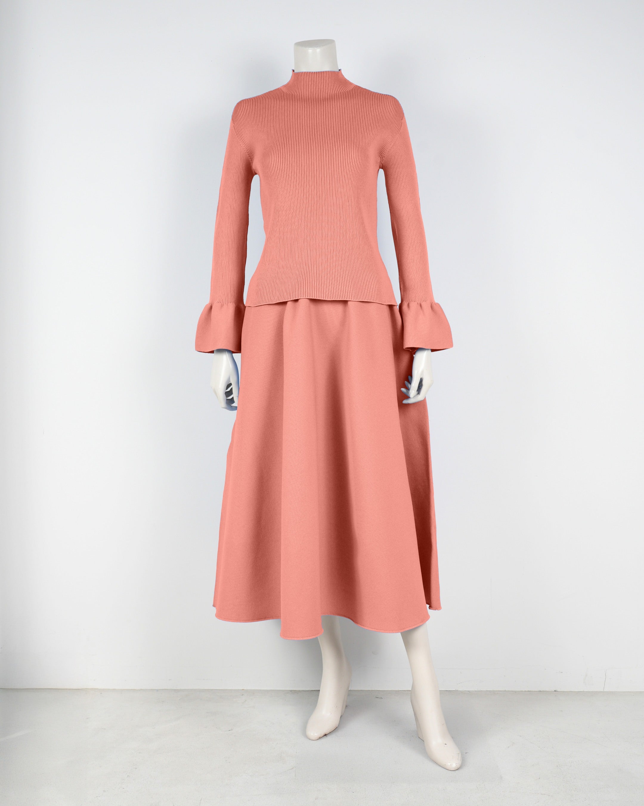 Bell sleeve pullover x draped skirt