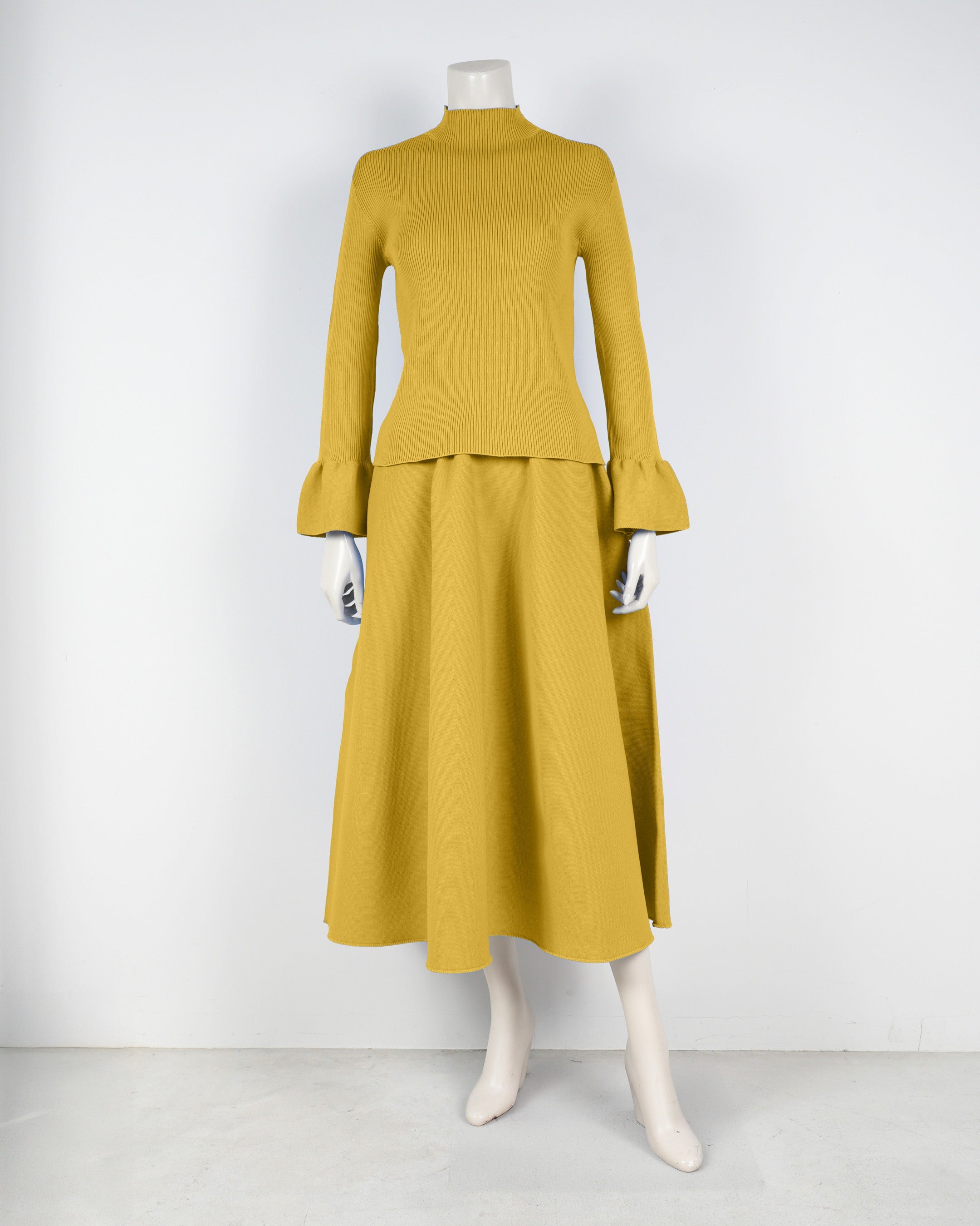 Bell sleeve pullover x draped skirt