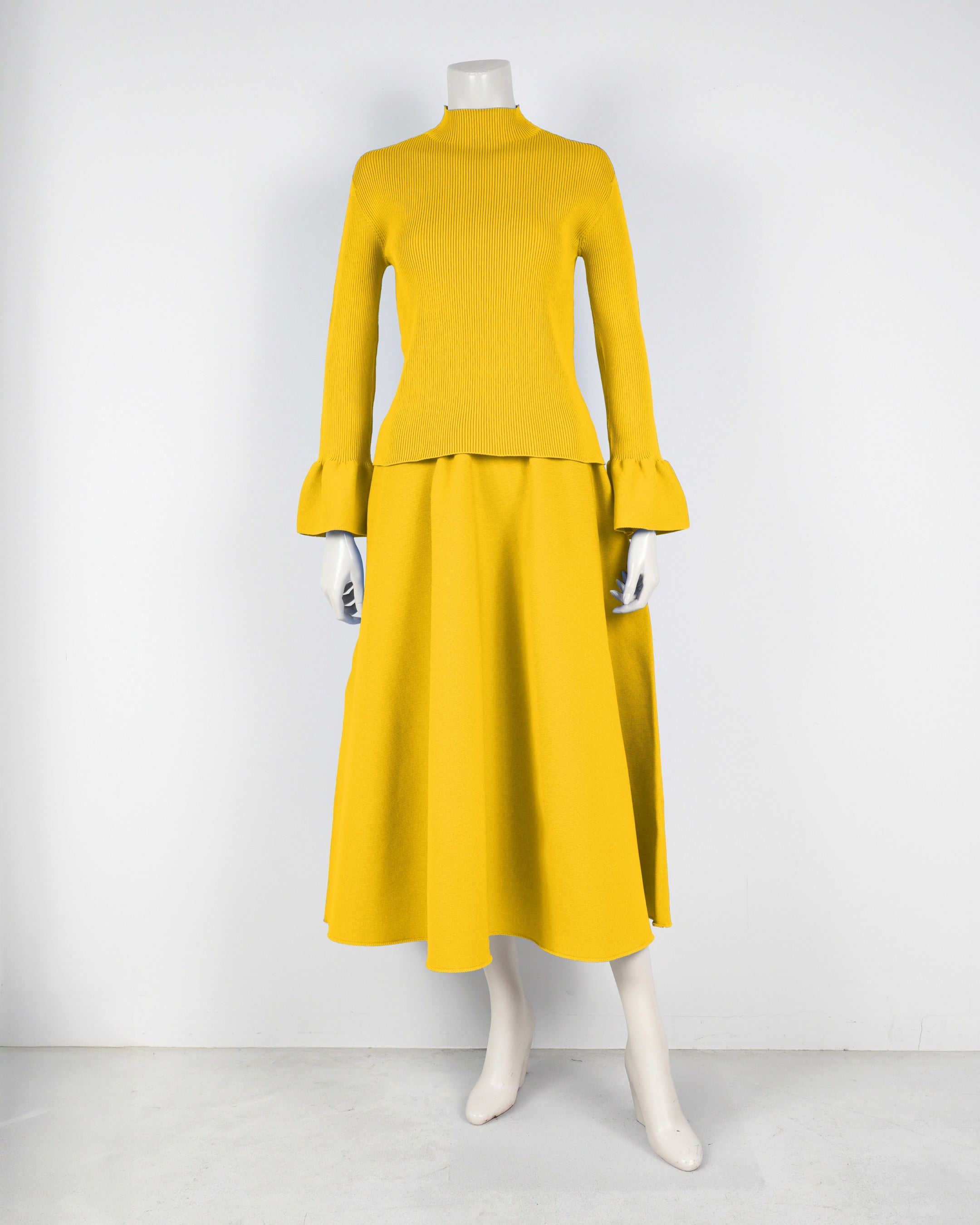 Bell sleeve pullover x draped skirt