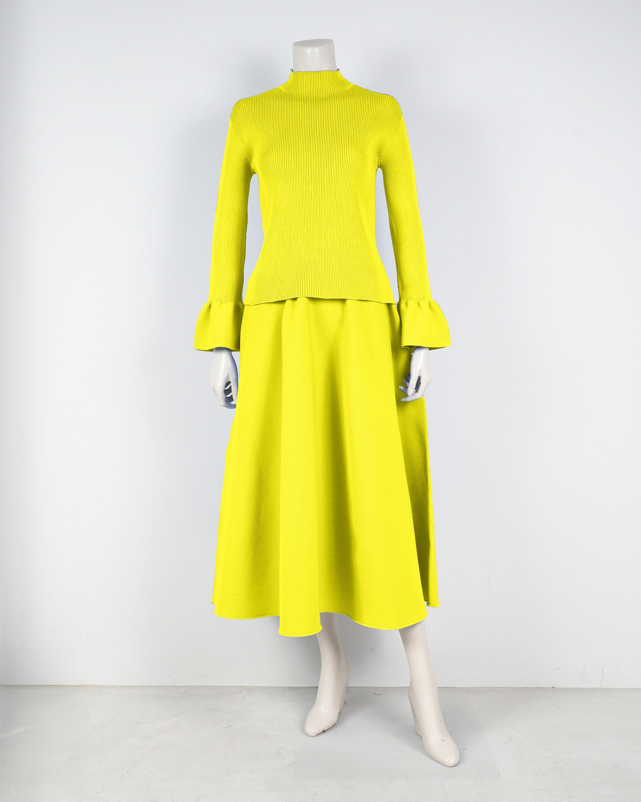 Bell sleeve pullover x draped skirt