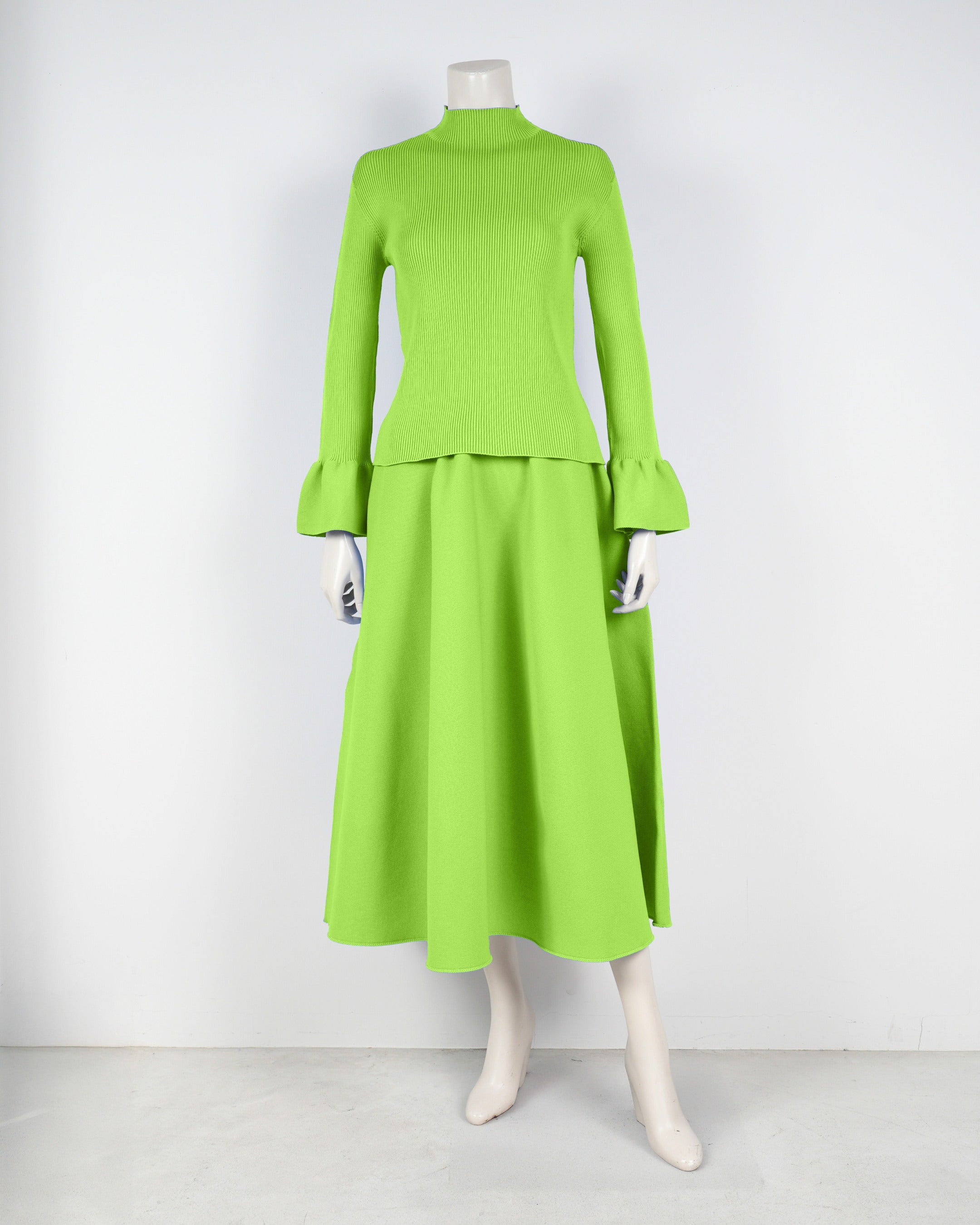 Bell sleeve pullover x draped skirt