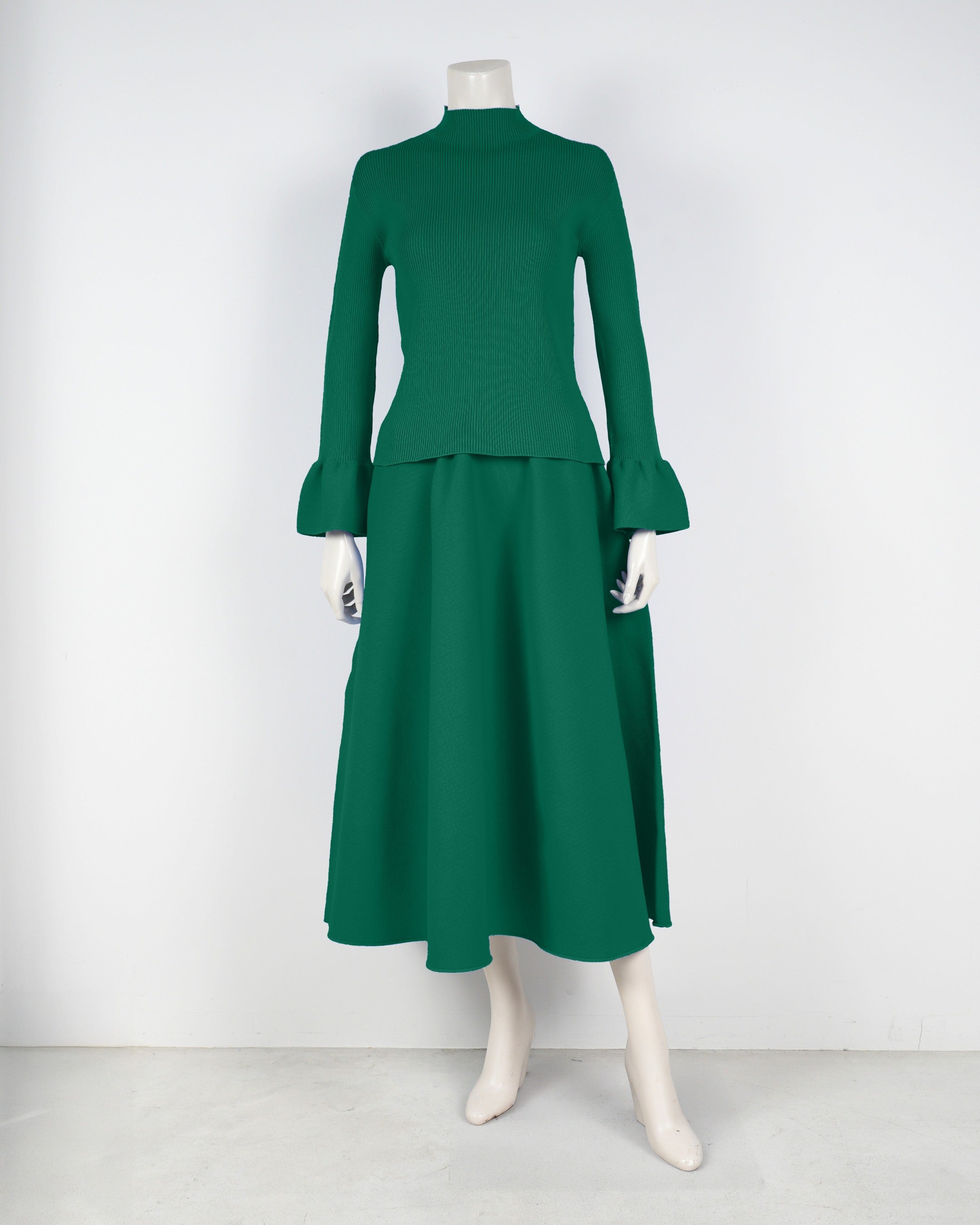 Bell sleeve pullover x draped skirt