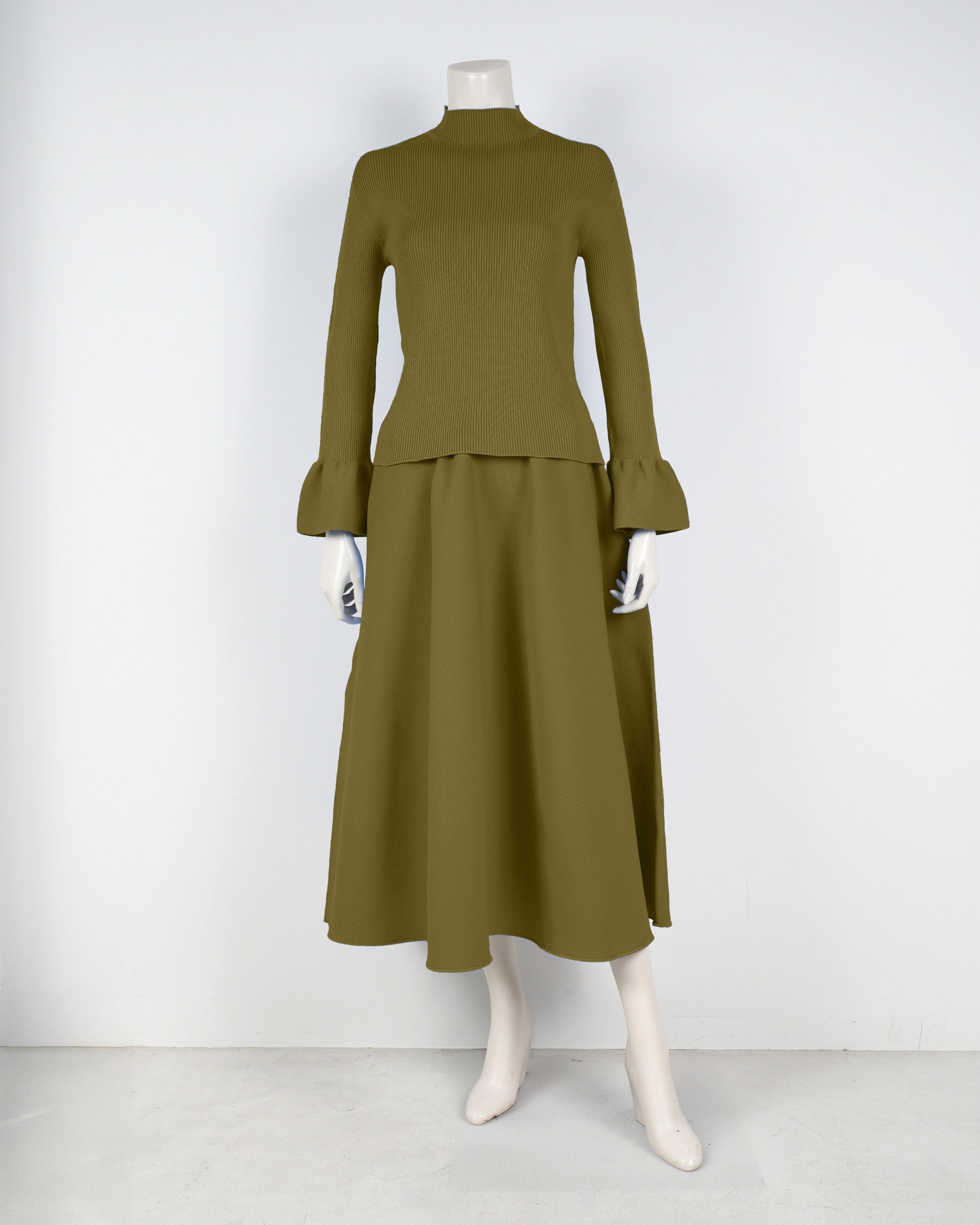 Bell sleeve pullover x draped skirt