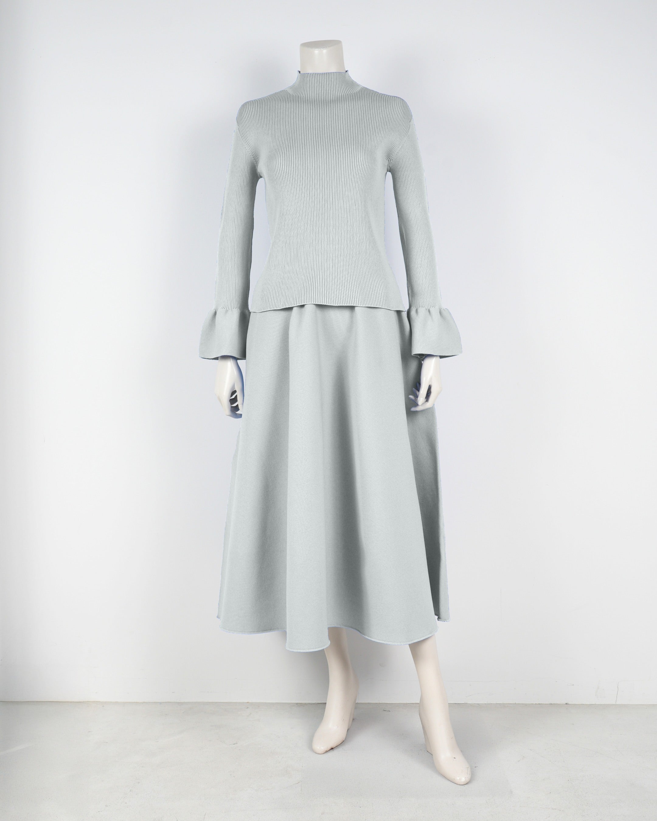 Bell sleeve pullover x draped skirt