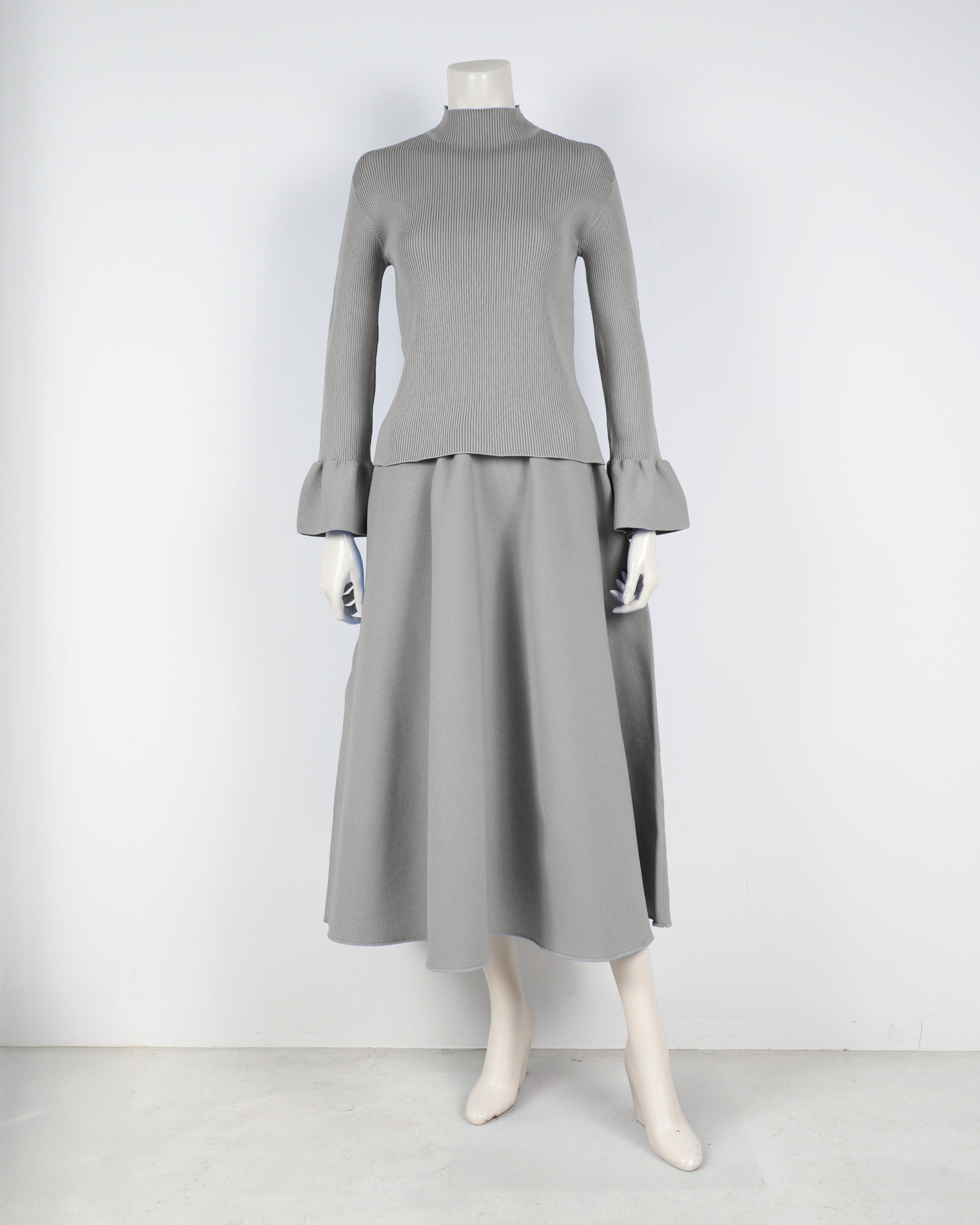 Bell sleeve pullover x draped skirt