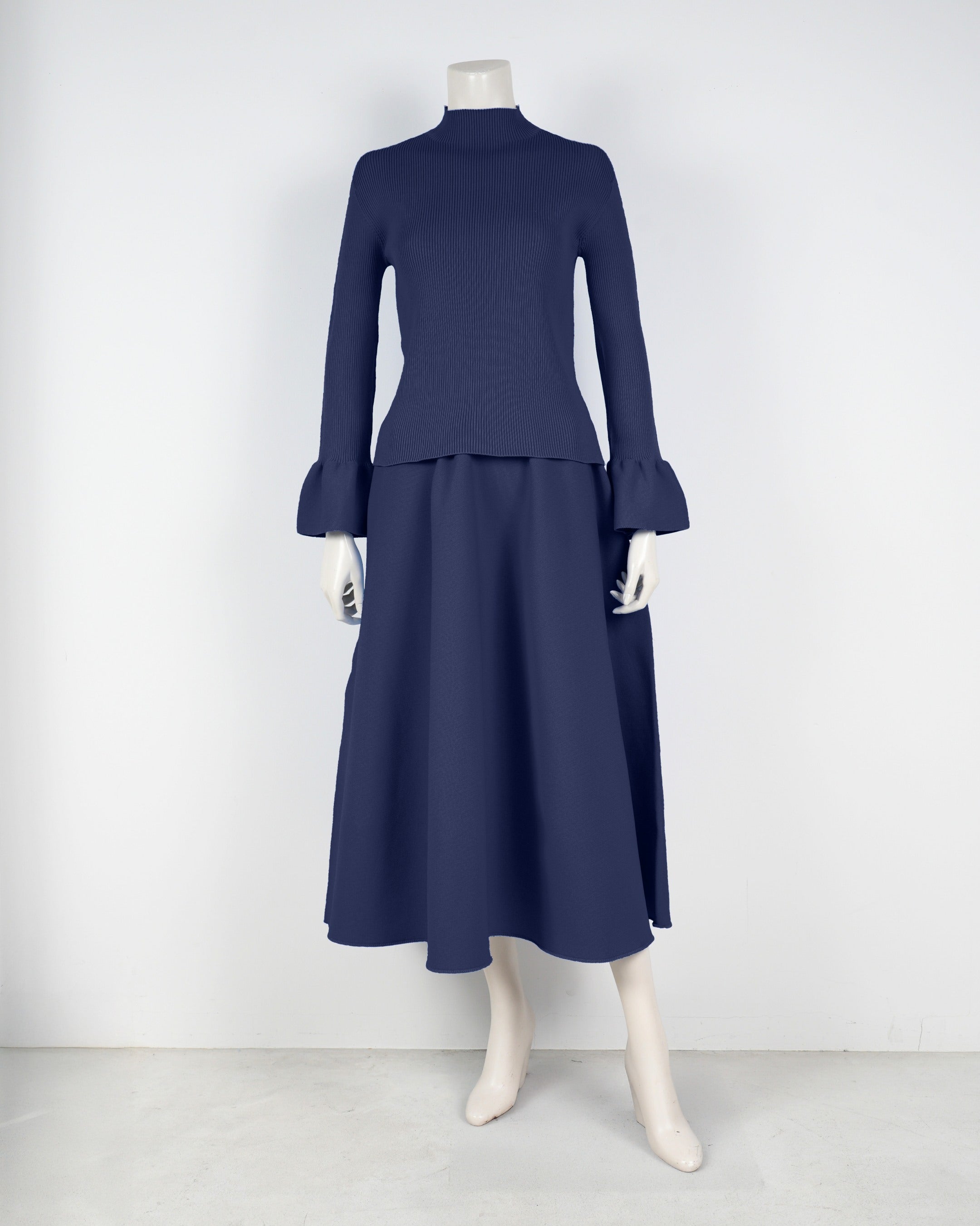 Bell sleeve pullover x draped skirt