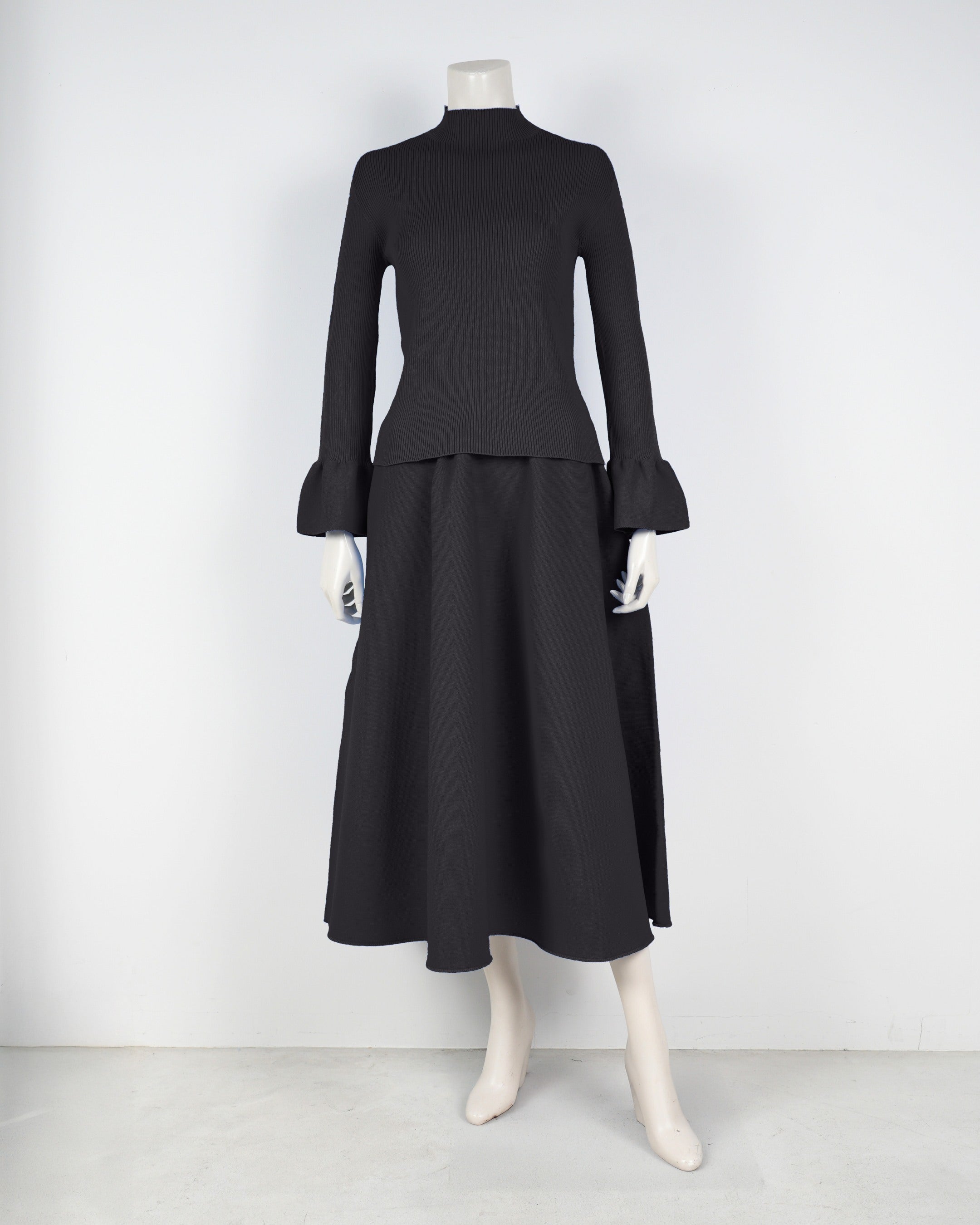 Bell sleeve pullover x draped skirt