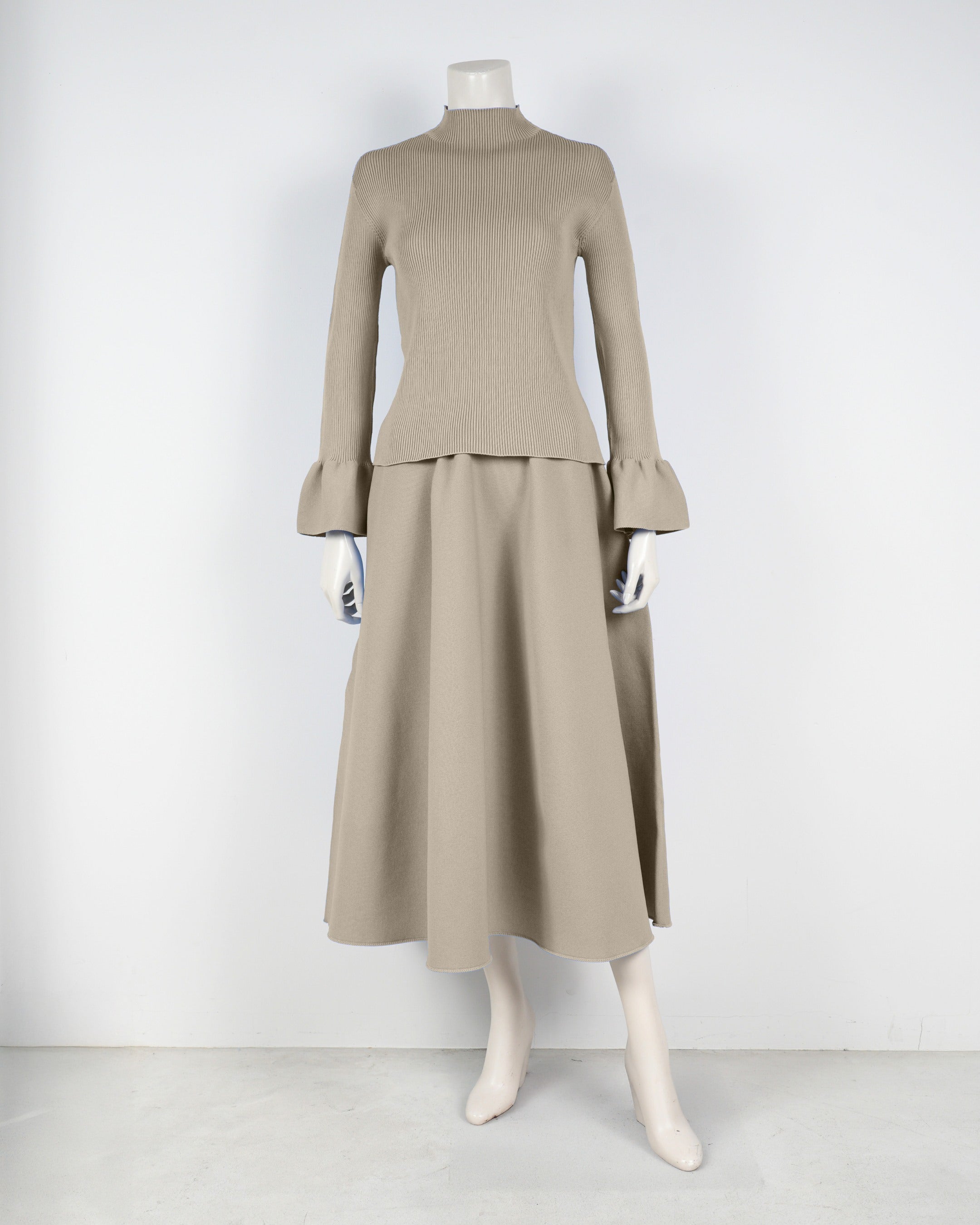 Bell sleeve pullover x draped skirt
