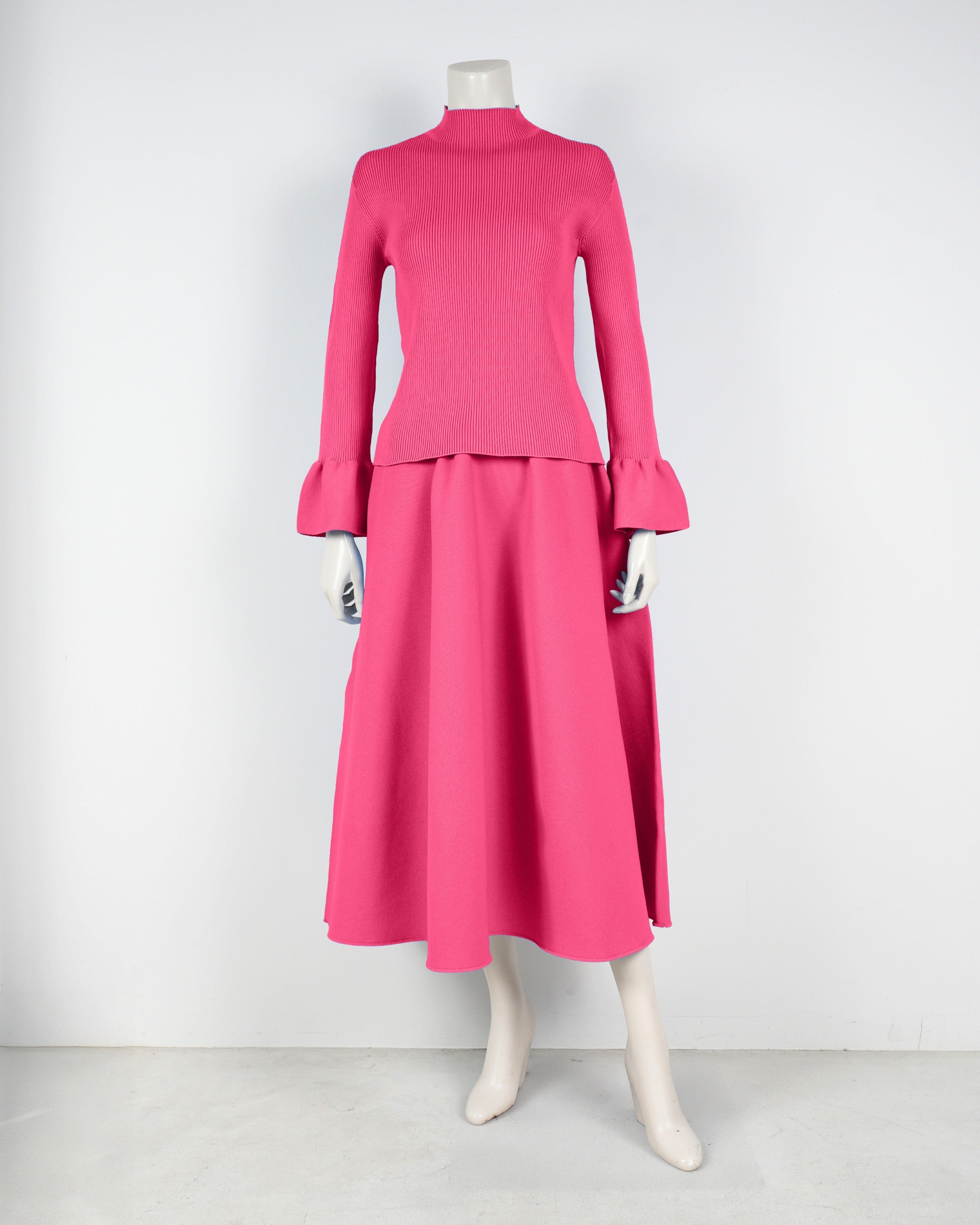 Bell sleeve pullover x draped skirt