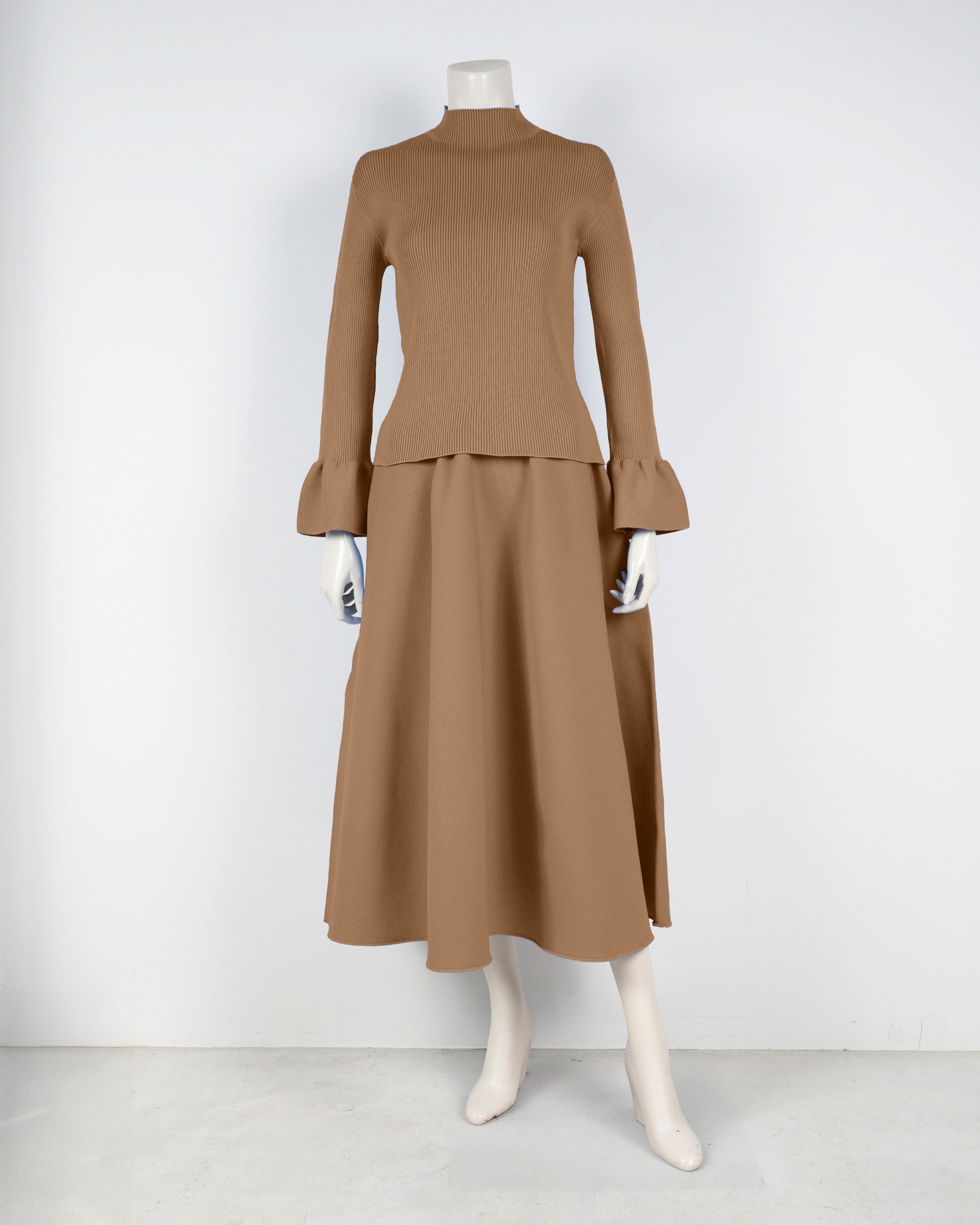 Bell sleeve pullover x draped skirt