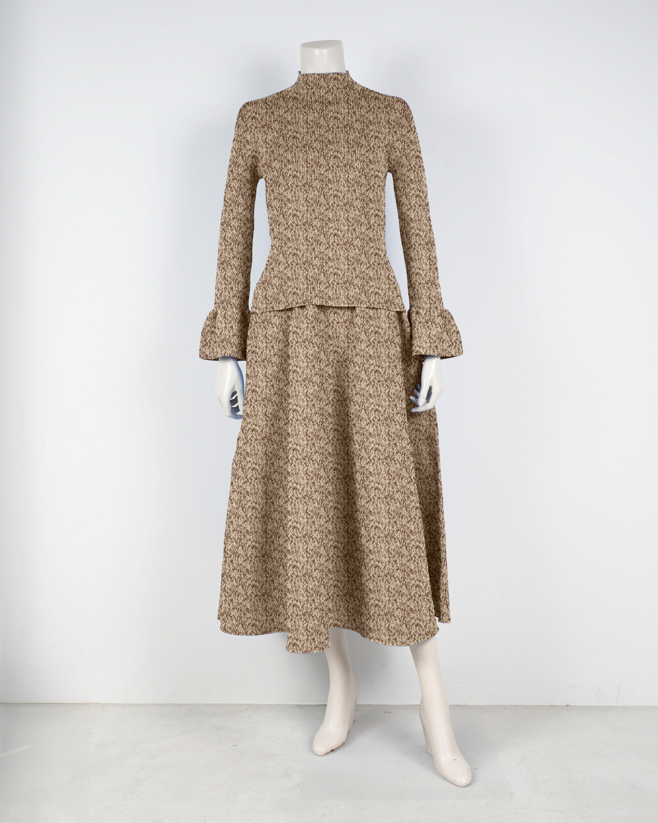 Bell sleeve pullover x draped skirt