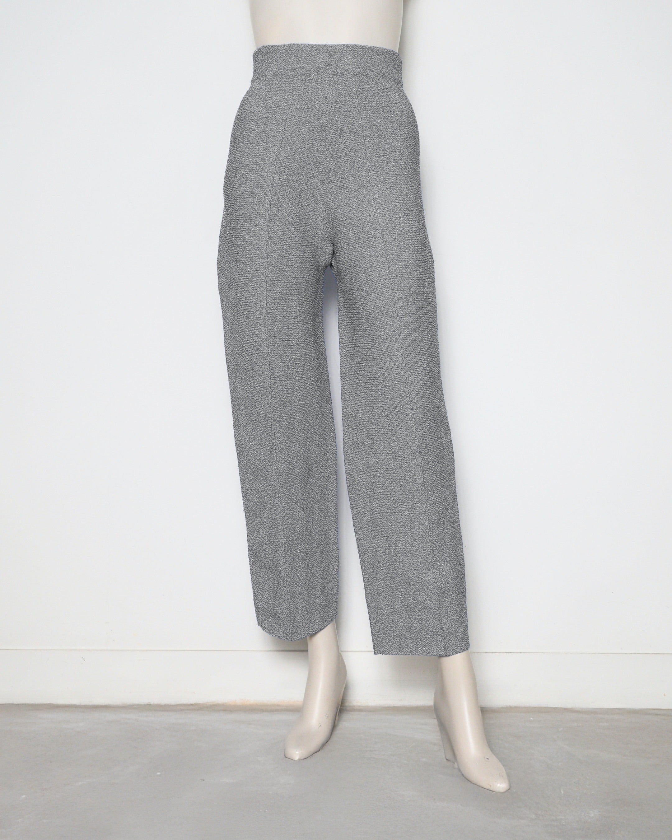【NEW】テーパードパンツ