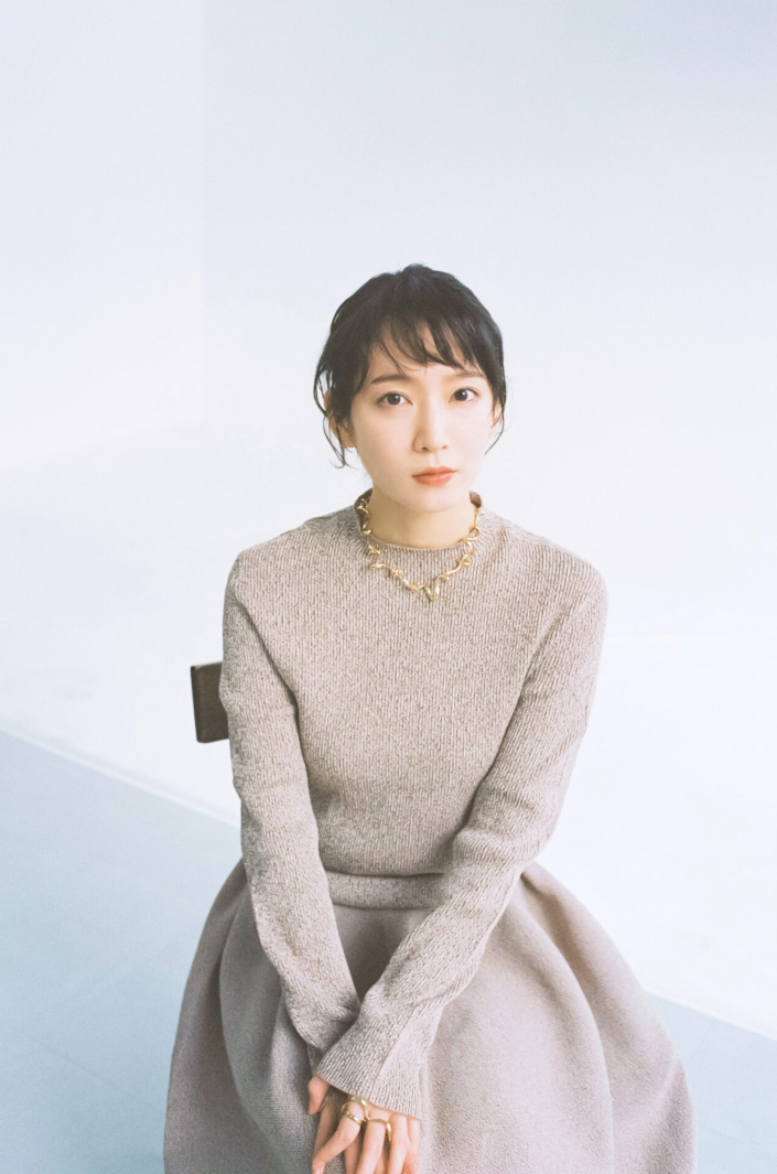 吉岡里帆様「Bezzy」