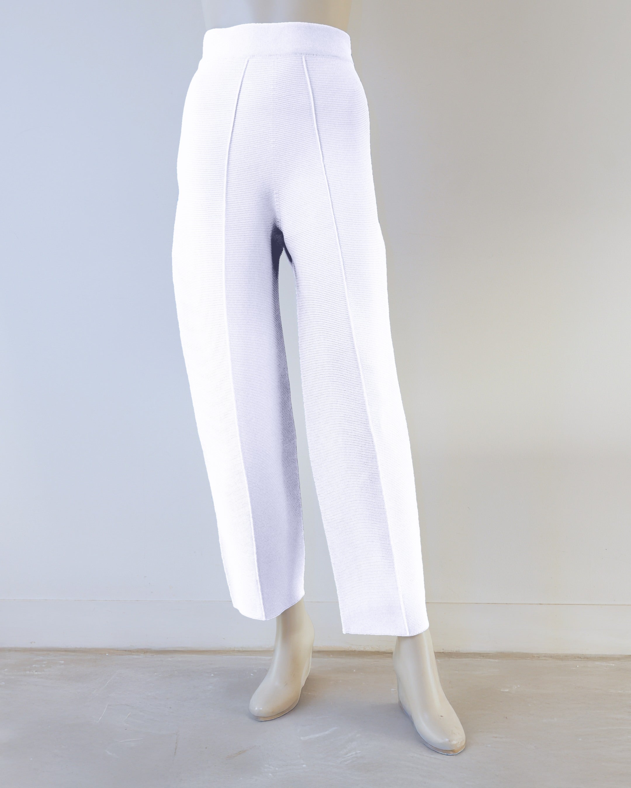 【NEW】テーパードパンツ
