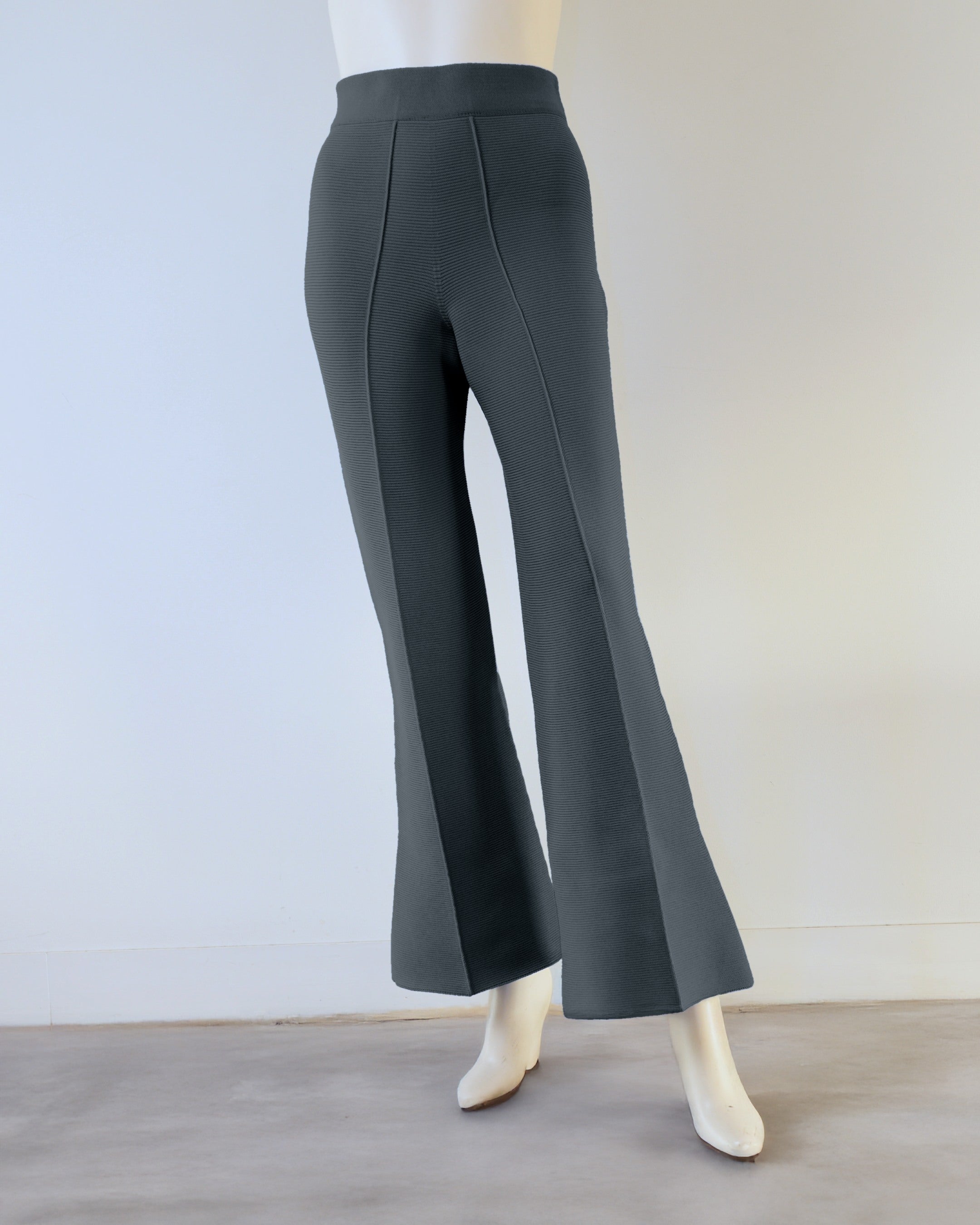 【NEW】フレアパンツ