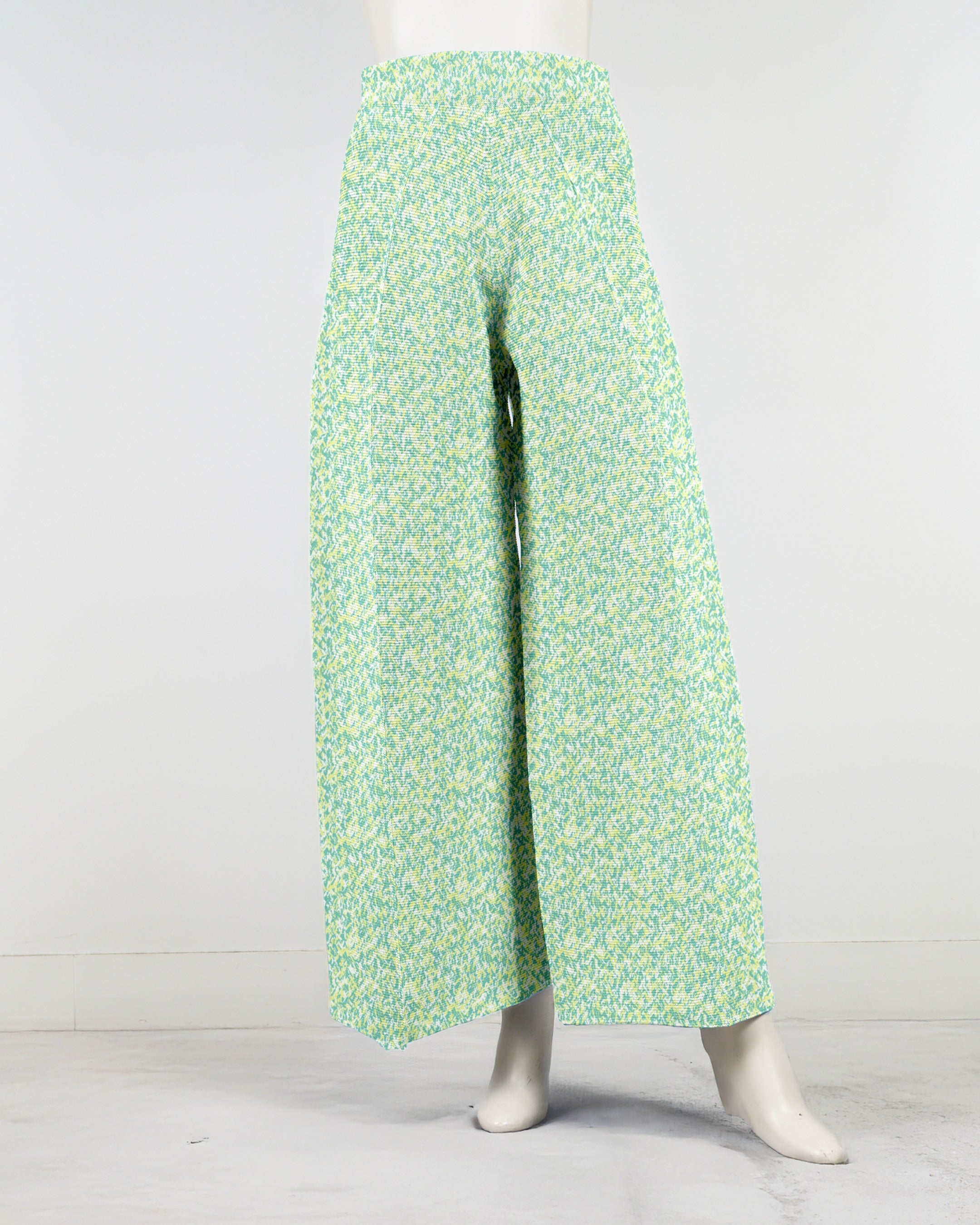 ワイドストレートパンツ